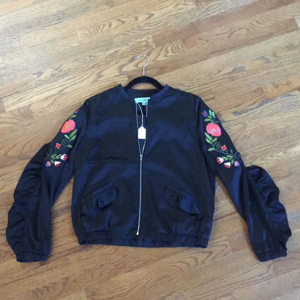 Black polyester rose patch jacket